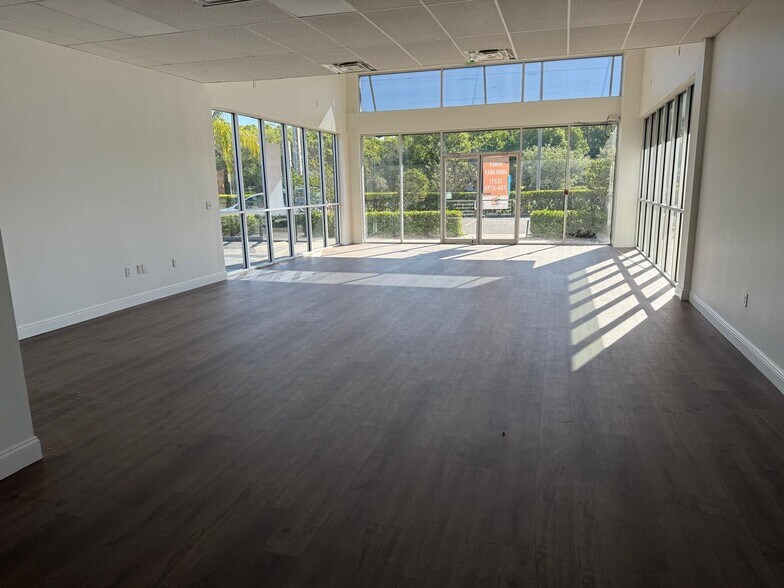 1418 N Semoran Blvd, Orlando, FL à louer - Photo de l’immeuble – Image 2 sur 16