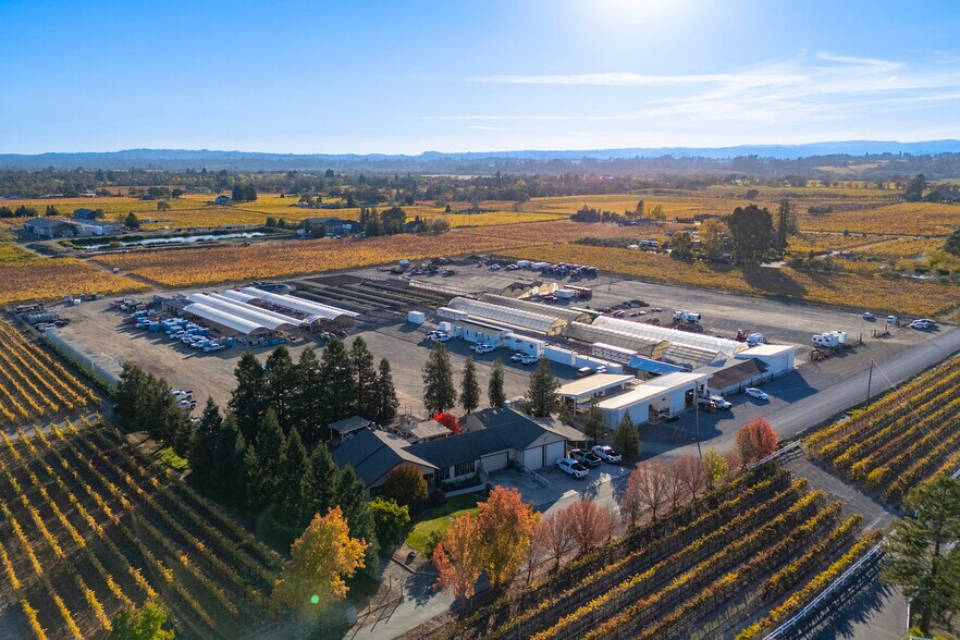 2208 Olivet Rd, Santa Rosa, CA à vendre - Photo principale – Image 1 sur 66