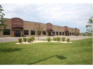 Plus de détails pour 580-600 Hayward Ave, Oakdale, MN - Local d’activités à vendre