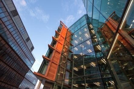 84 Wood Ln, Londres à louer - Photo de l’immeuble – Image 1 sur 1