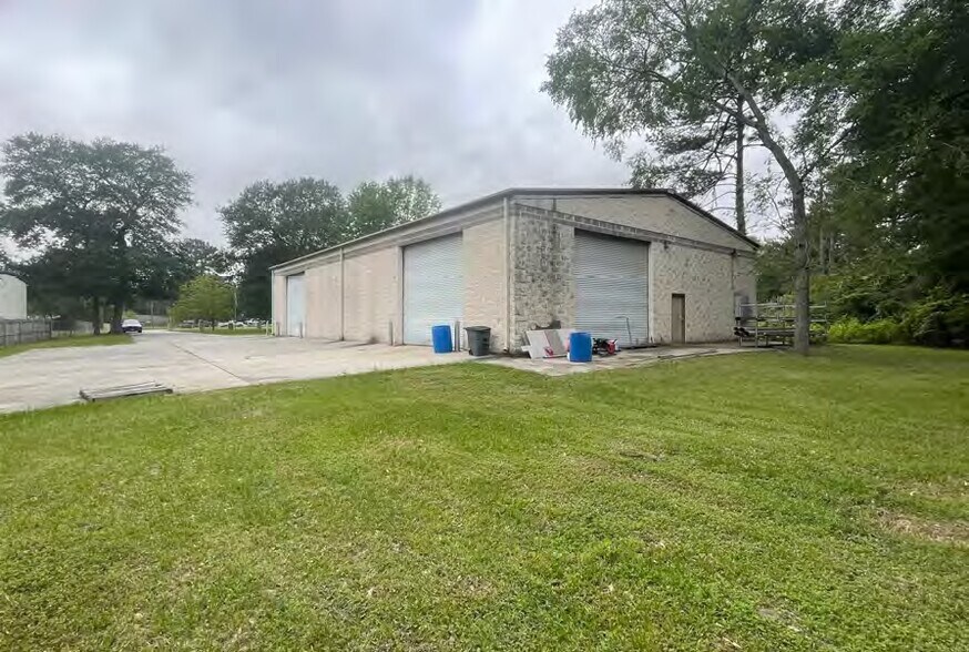 32114 Tamina Rd, Magnolia, TX à vendre - Photo de l’immeuble – Image 3 sur 9