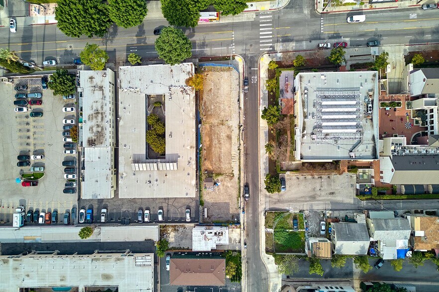 1265 Lyman Pl, Los Angeles, CA à vendre - Photo de l’immeuble – Image 2 sur 5