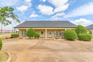Plus de détails pour 600 S Harbor Ct, Granbury, TX - Bureau à vendre