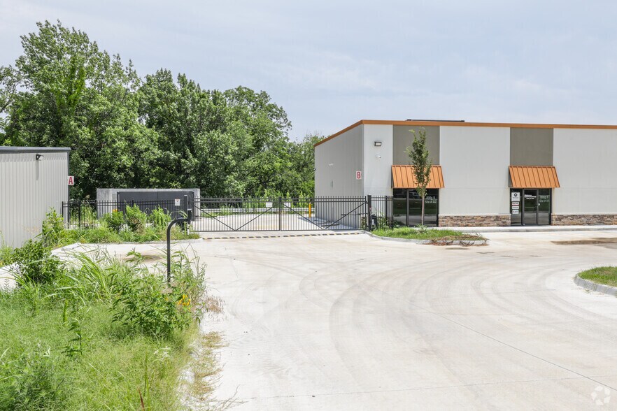 1621 W 79th St, Tulsa, OK à louer - Photo de l’immeuble – Image 3 sur 12