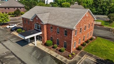 2961 Crouse Ln, Burlington, NC à louer Photo de l’immeuble– Image 2 sur 7