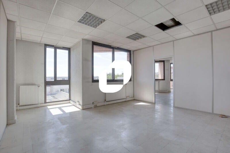 8 Place De La Fontaine, Cergy à louer - Photo de l’immeuble – Image 2 sur 18