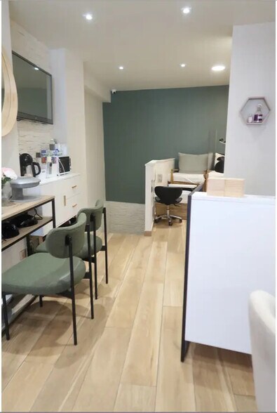 Local commercial dans Saint-Mandé à louer - Photo intérieure – Image 1 sur 4