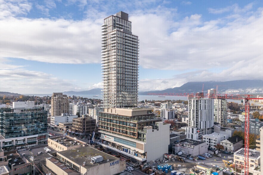 1477 Broadway W, Vancouver, BC à louer - Photo de l’immeuble – Image 2 sur 36