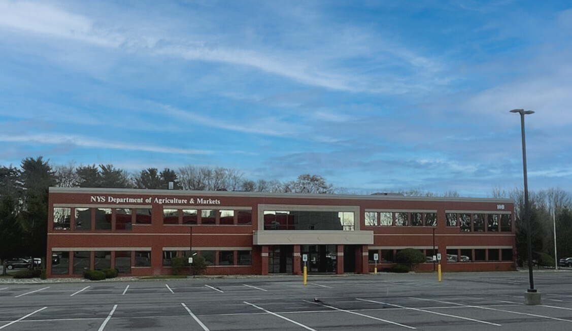 10B Airline Dr, Albany, NY à vendre Photo de l’immeuble– Image 1 sur 6