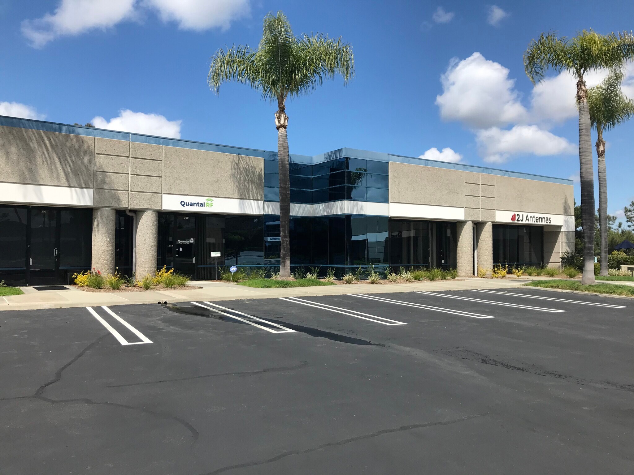 5744 Pacific Center Blvd, San Diego, CA à louer Photo principale– Image 1 sur 12