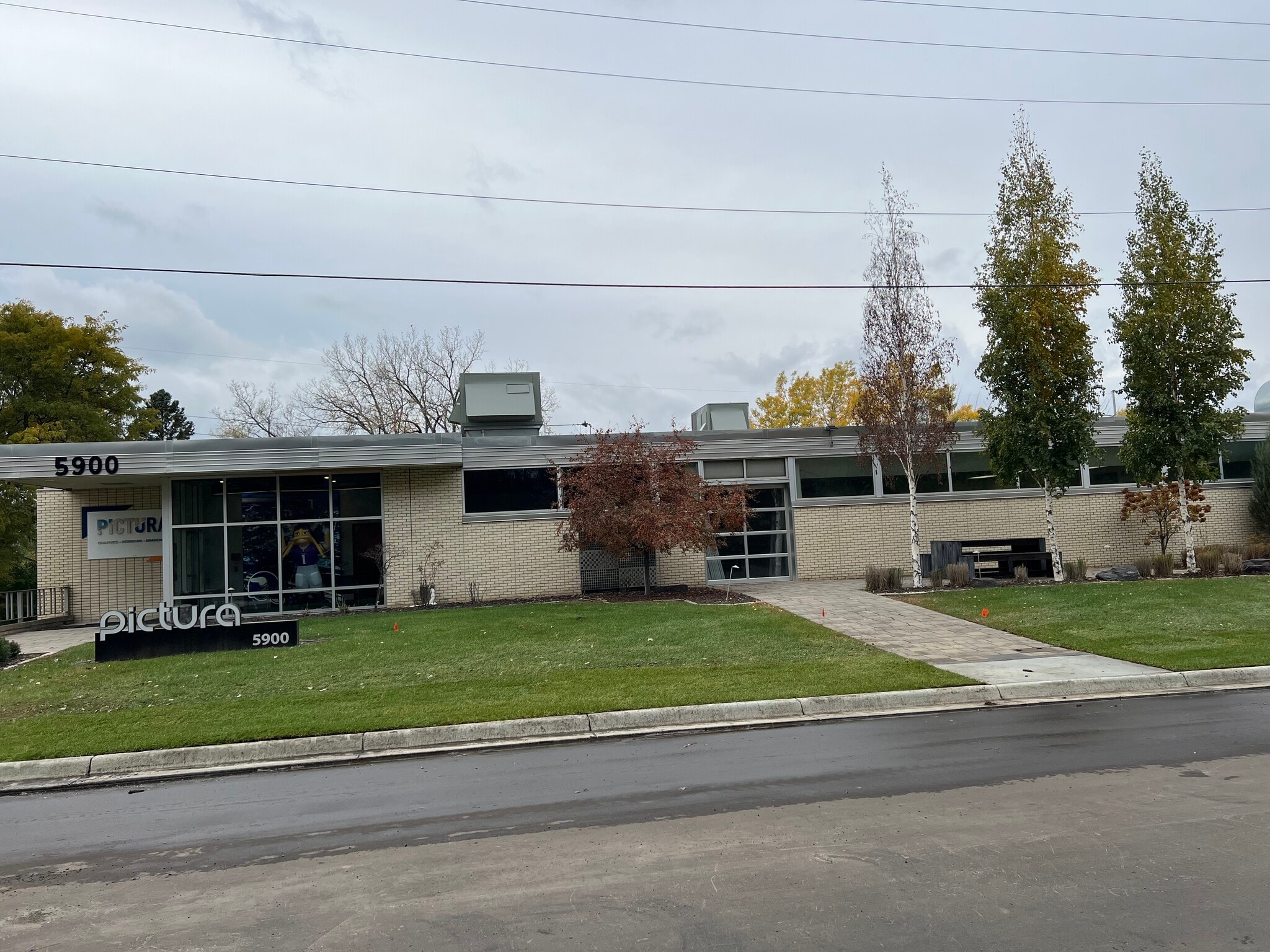 5900 Olson Memorial Hwy, Golden Valley, MN à louer Photo de l’immeuble– Image 1 sur 8