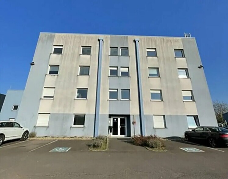 Bureau dans Saint-Avold à louer - Photo de l’immeuble – Image 1 sur 4