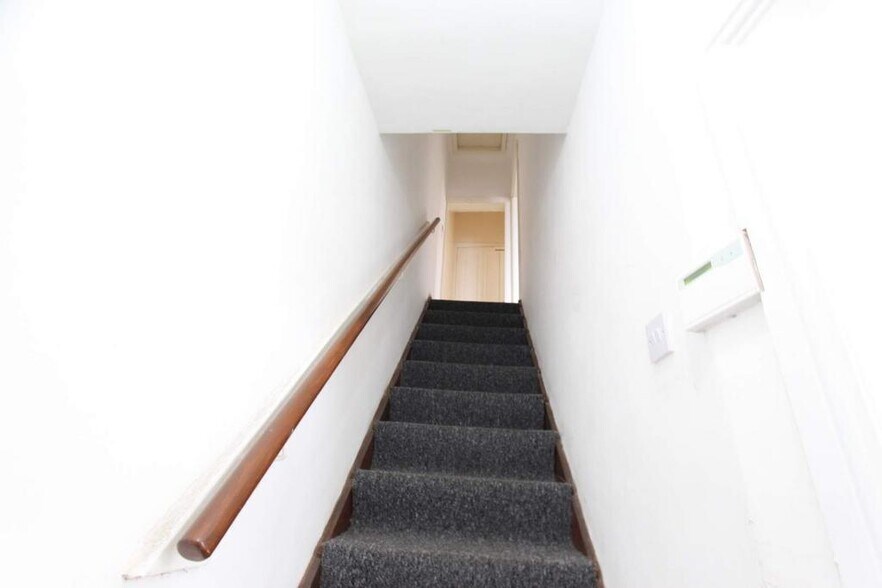 8 Milkstone Pl, Rochdale à louer - Photo de l’immeuble – Image 3 sur 8