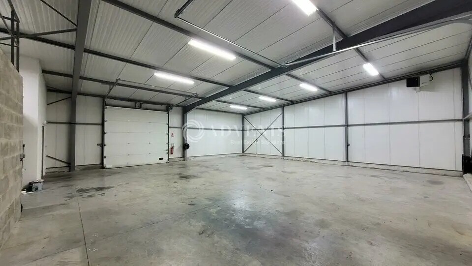 Local d'activités dans Le Pallet à vendre Photo intérieure– Image 1 sur 9