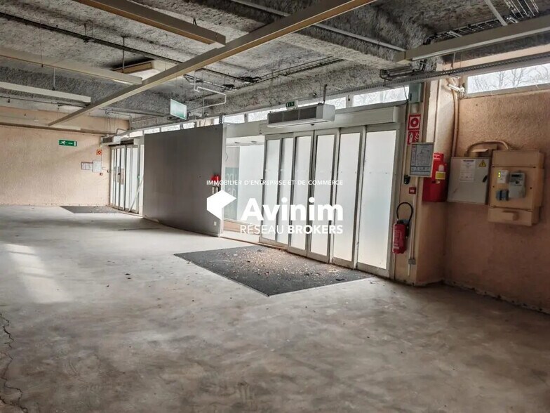 Local commercial dans Parthenay à vendre - Photo intérieure – Image 2 sur 7