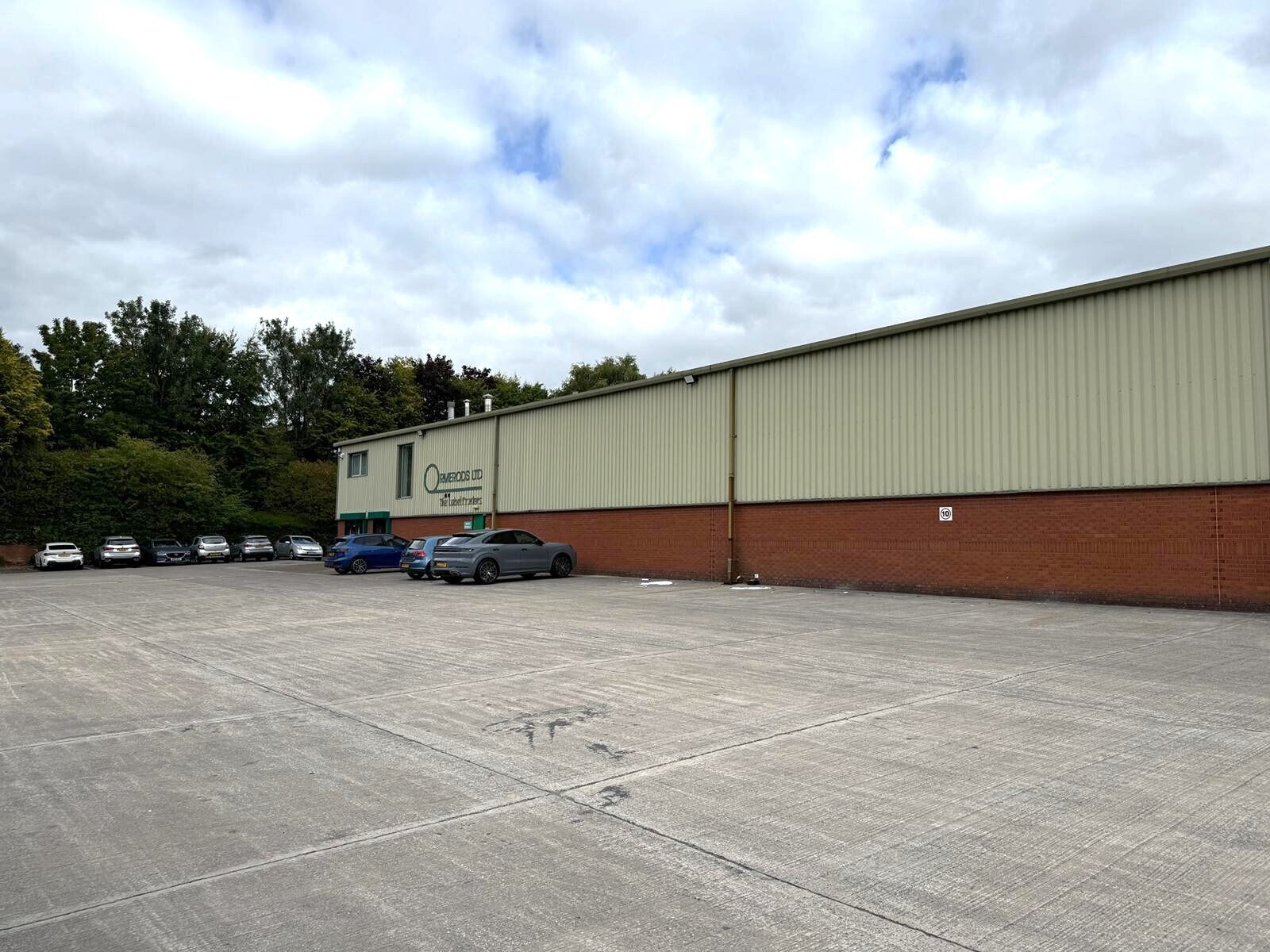 Ings Av, Rochdale à louer Photo principale– Image 1 sur 20