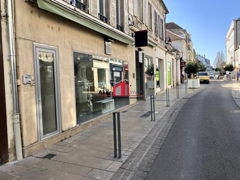 Local commercial dans Auxerre à vendre - Photo de l’immeuble – Image 3 sur 7
