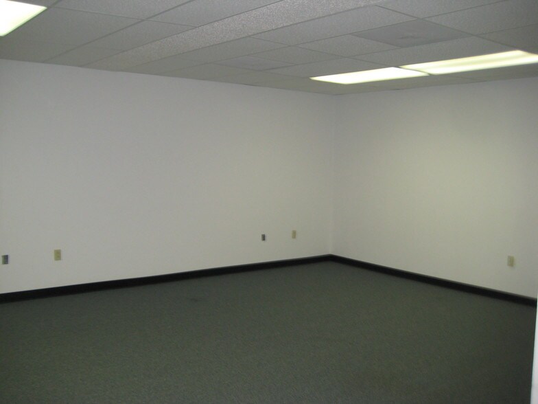 1236 Jungermann Rd, Saint Peters, MO à vendre - Photo de l’immeuble – Image 3 sur 14