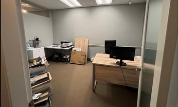 1455 Ellis St, Kelowna, BC à louer Photo intérieure– Image 2 sur 5