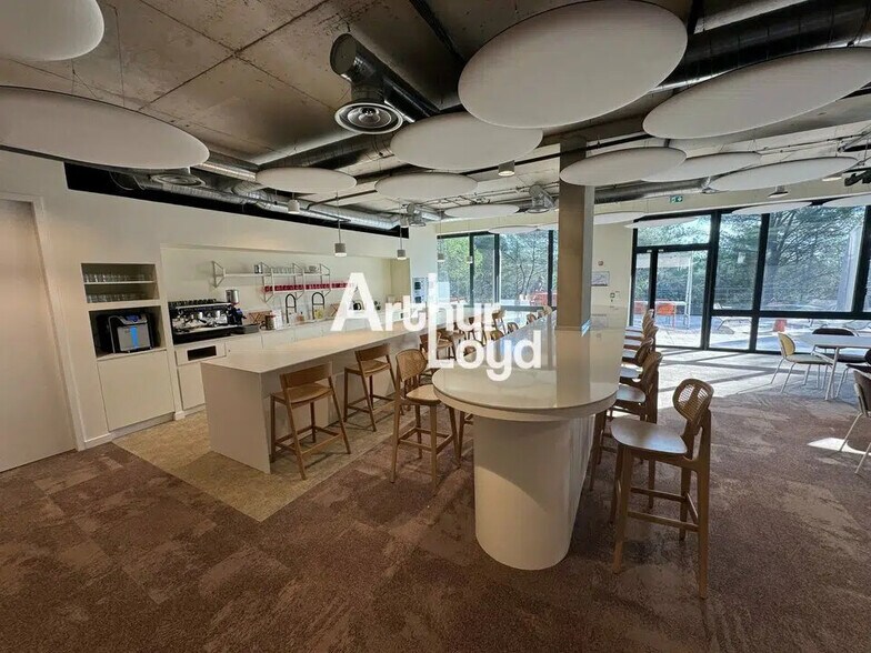 Espace de coworking dans Valbonne à louer - Photo de l’immeuble – Image 1 sur 7
