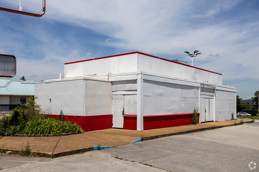 2684 Alcoa Hwy, Alcoa, TN à louer - Photo de l’immeuble – Image 1 sur 17