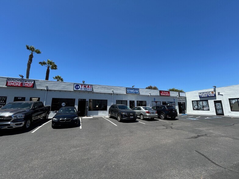 1067-1071 Broadway, Chula Vista, CA à louer - Photo de l’immeuble – Image 3 sur 8