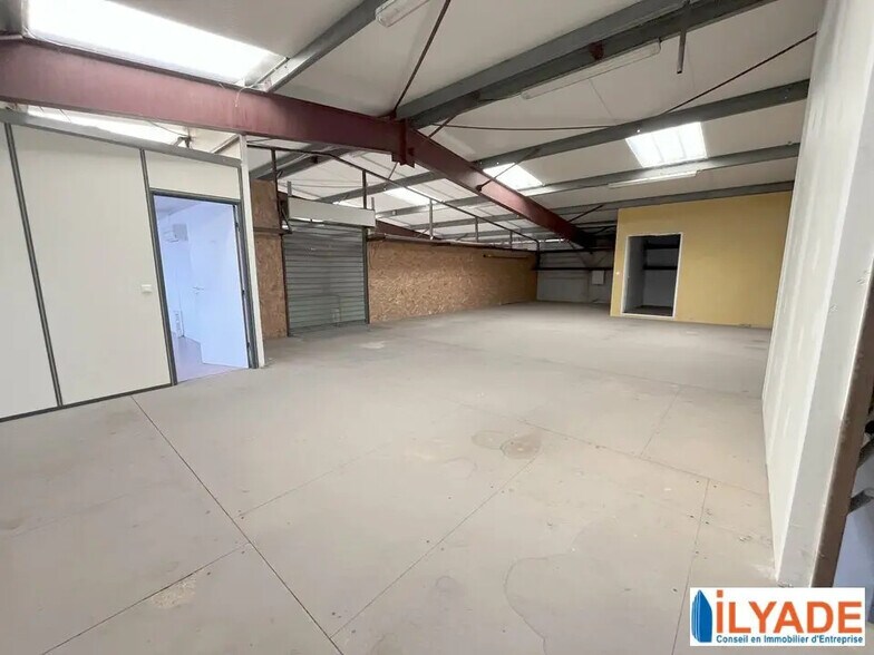 Local d’activités dans Aubagne à louer - Photo intérieure – Image 3 sur 6