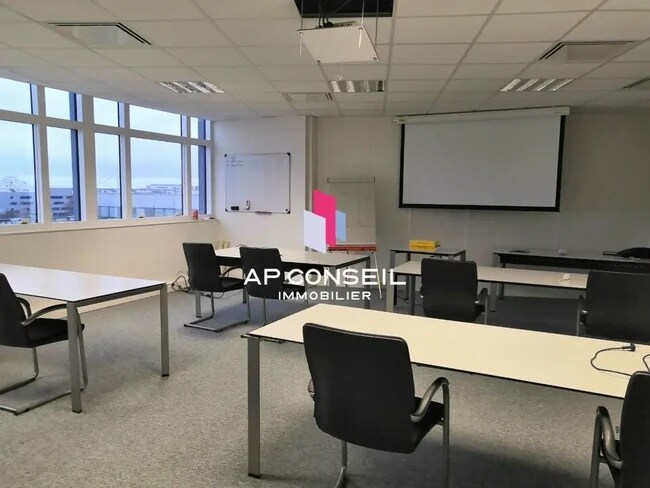 Plus de détails pour Bureau à louer