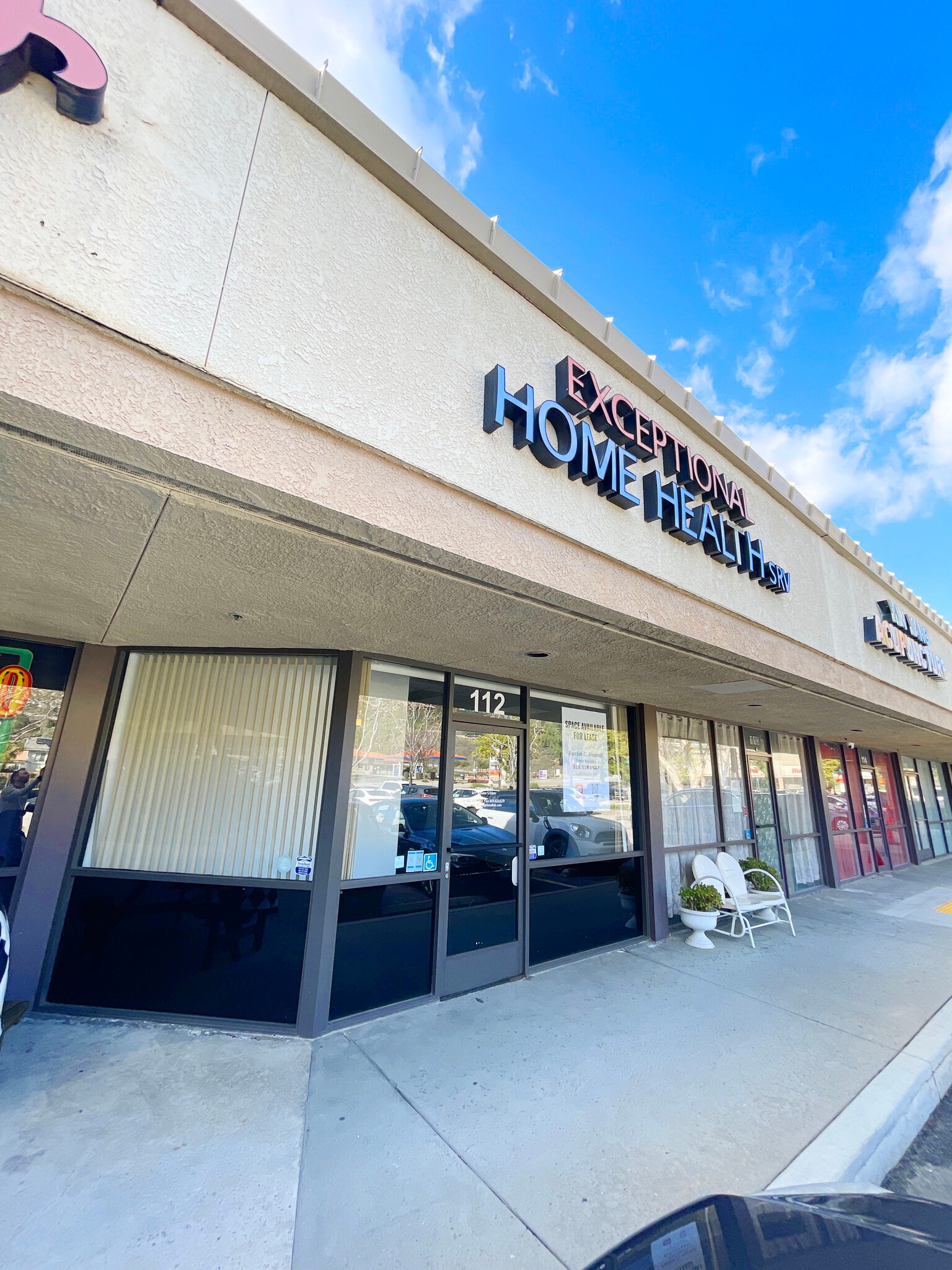 2315-2325 Kuehner Dr, Simi Valley, CA à louer Photo intérieure– Image 1 sur 5
