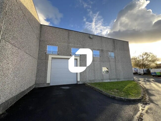 Plus de détails pour Bureau, Local d'activités à louer