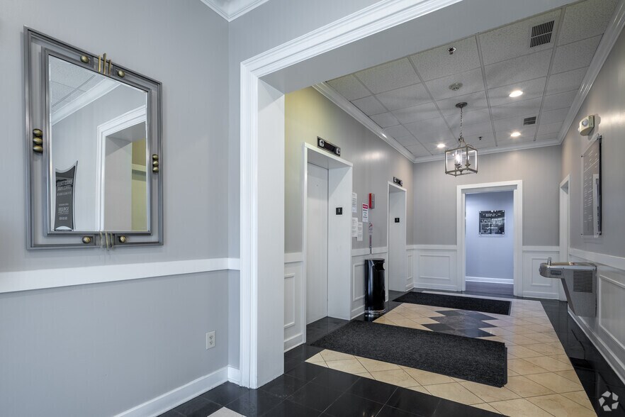 151 N Eagle Creek Dr, Lexington, KY à louer - Hall d’entrée – Image 2 sur 31