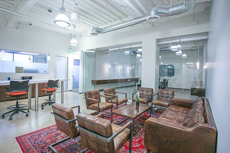 4590 MacArthur Blvd, Newport Beach, CA à louer - Photo intérieure – Image 1 sur 4