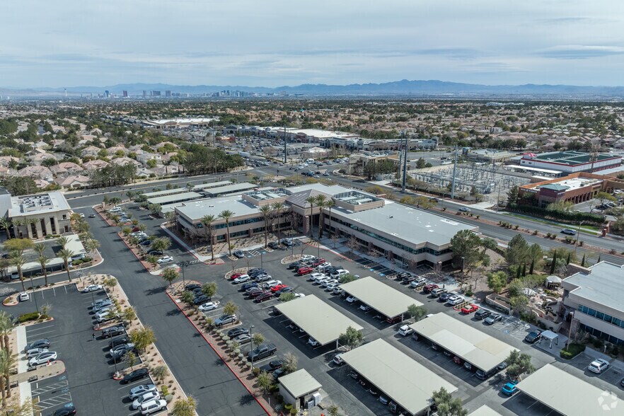 10000 W Charleston Blvd, Las Vegas, NV à louer - Photo de l’immeuble – Image 2 sur 7