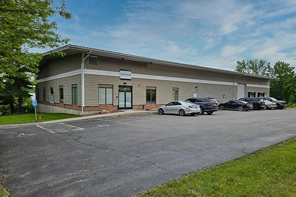 2 Gregory Dr, South Burlington, VT à vendre - Photo de l’immeuble – Image 1 sur 10