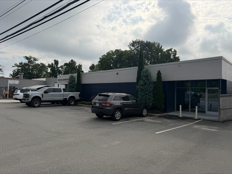 4010-4012 N Graham St, Charlotte, NC à vendre - Photo de l’immeuble – Image 2 sur 10