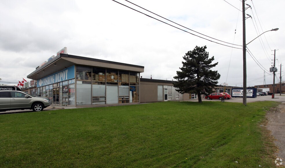 24 Ronson Dr, Toronto, ON à louer - Photo de l’immeuble – Image 2 sur 5
