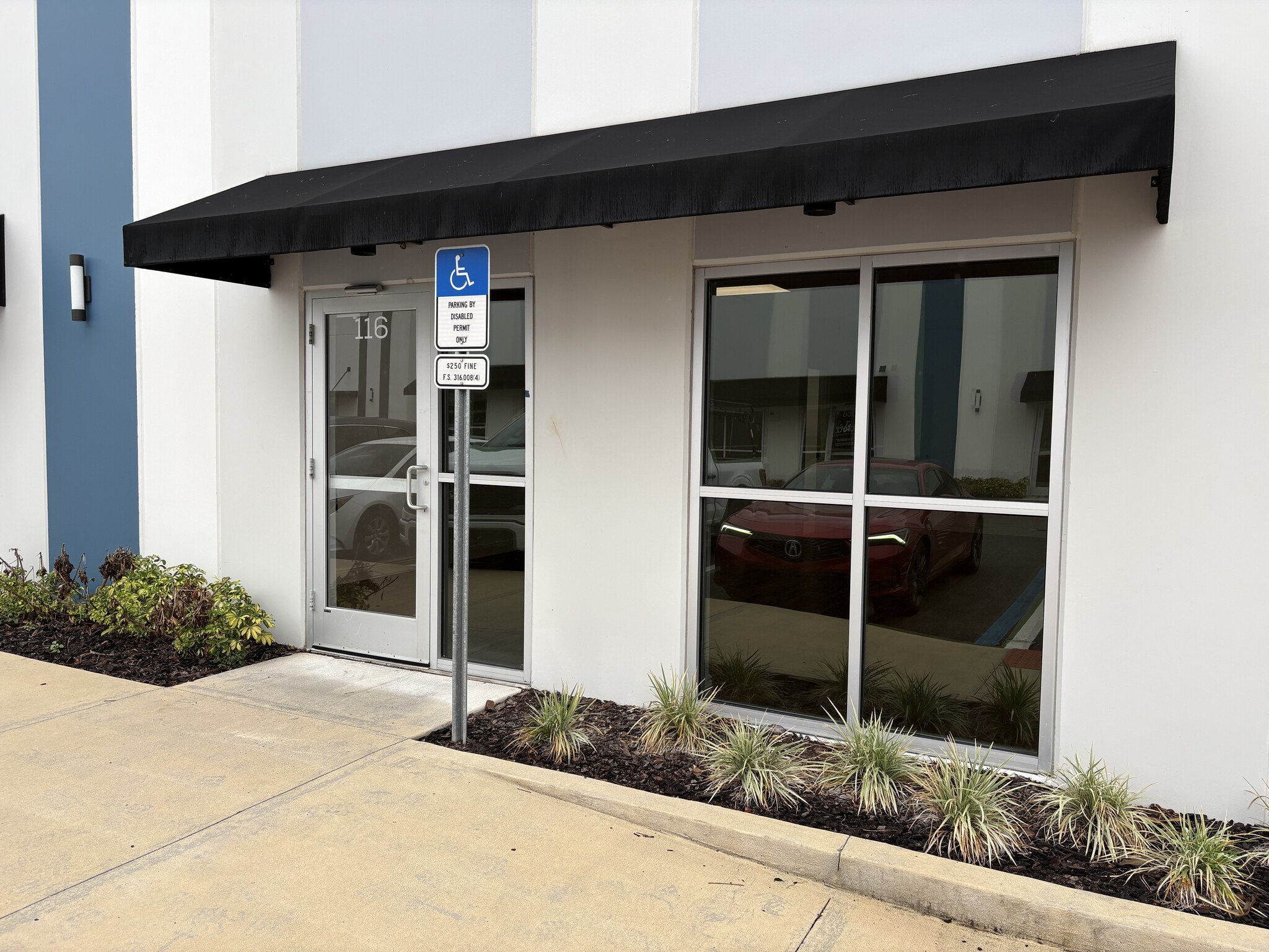 7906 Kingspointe Pky, Orlando, FL à louer Photo intérieure– Image 1 sur 5