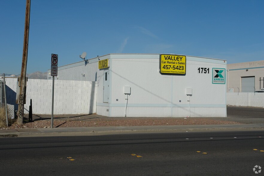 1751 S Mojave Rd, Las Vegas, NV à louer - Photo de l’immeuble – Image 3 sur 4