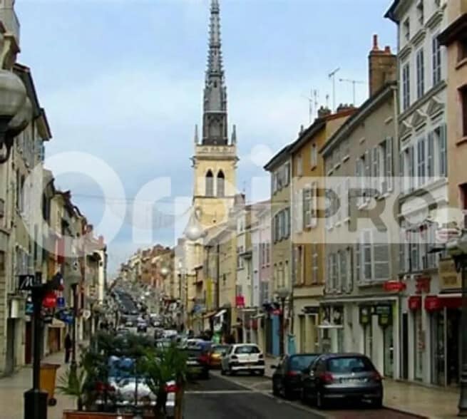 Local commercial dans Villefranche-sur-Saône à louer - Photo de l’immeuble – Image 2 sur 3