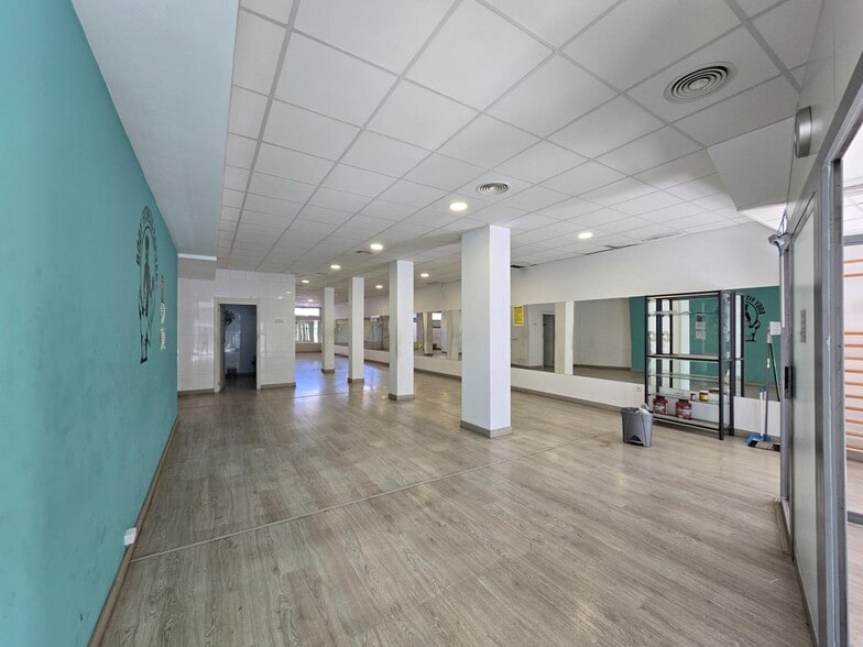 Local commercial dans Sant Carles de la Ràpita, Tarragona à louer - Photo intérieure – Image 3 sur 14