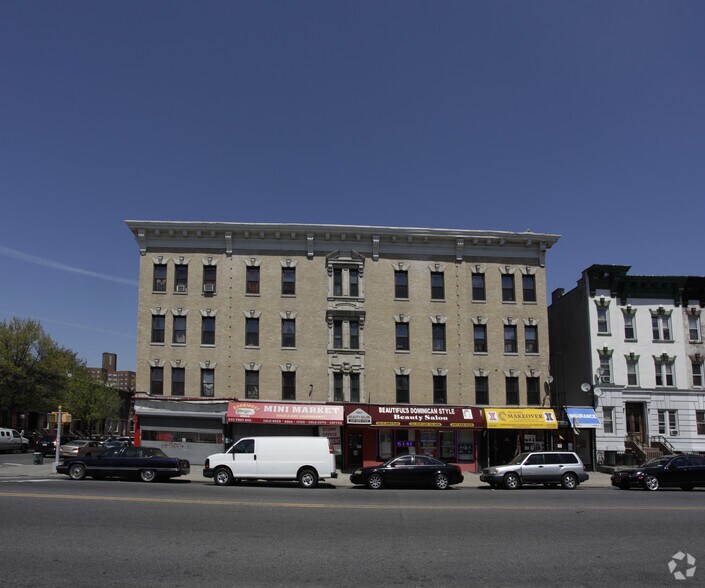 243 Troy Ave, Brooklyn, NY à vendre - Photo de l’immeuble – Image 3 sur 16