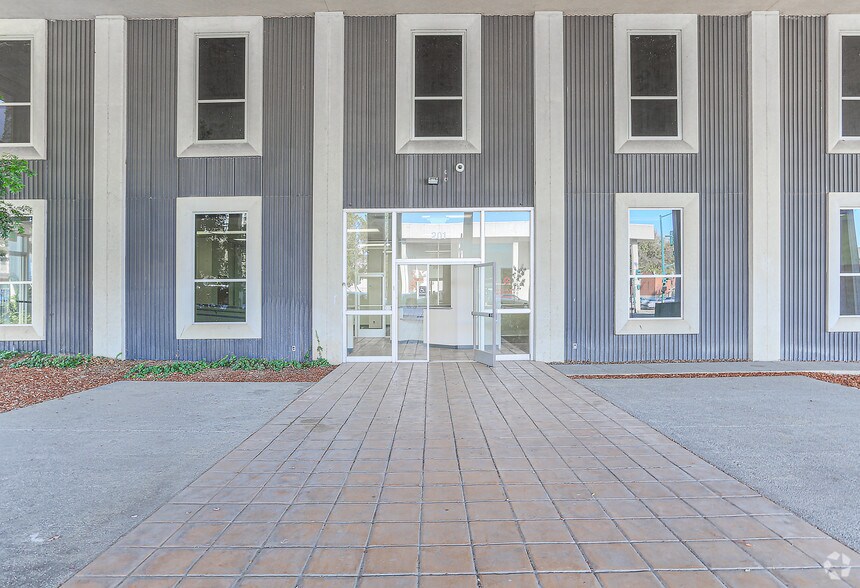 201 Georgia St SE, Vallejo, CA à vendre - Photo de l’immeuble – Image 3 sur 6