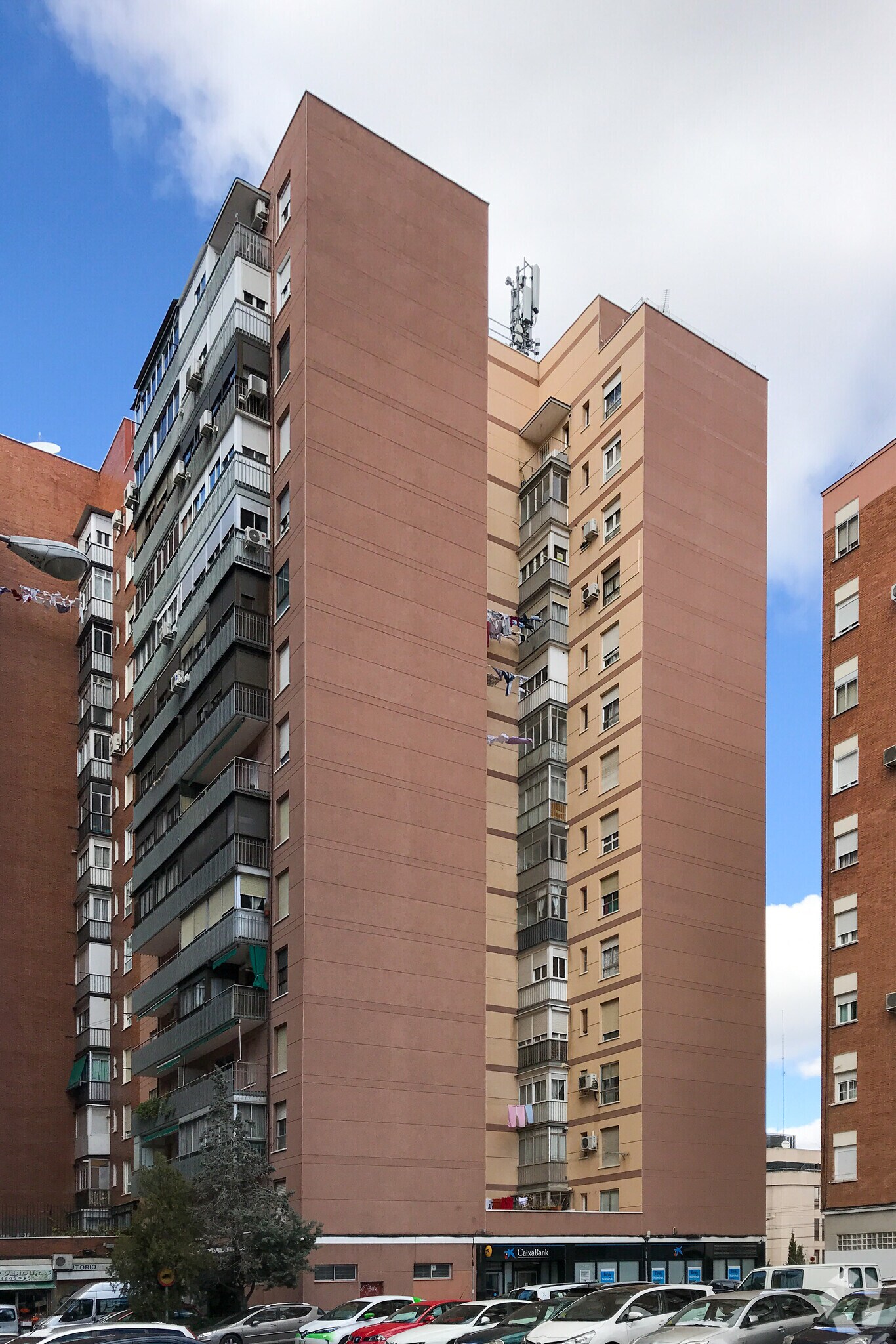 Immeuble residentiel dans Madrid, Madrid à vendre Photo principale– Image 1 sur 3