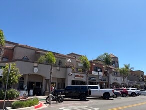 200 Main St, Huntington Beach, CA à louer Photo de l’immeuble– Image 2 sur 3