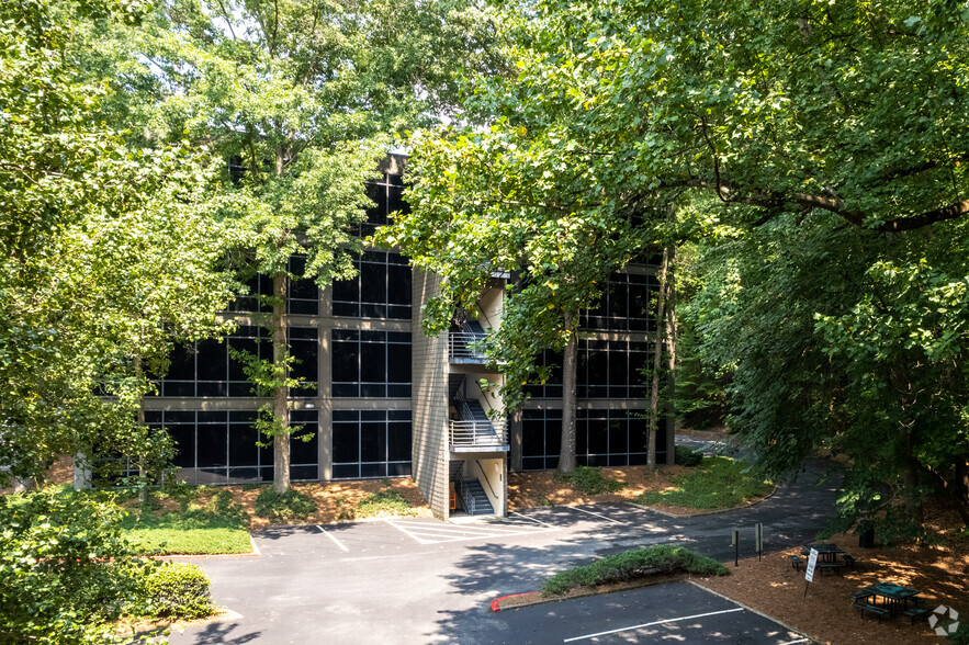 6400 Powers Ferry Rd NW, Atlanta, GA à louer - Photo de l’immeuble – Image 2 sur 12