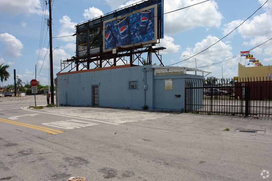 13990 NW 27th Ave, Opa Locka, FL à vendre - Photo de l’immeuble – Image 3 sur 7