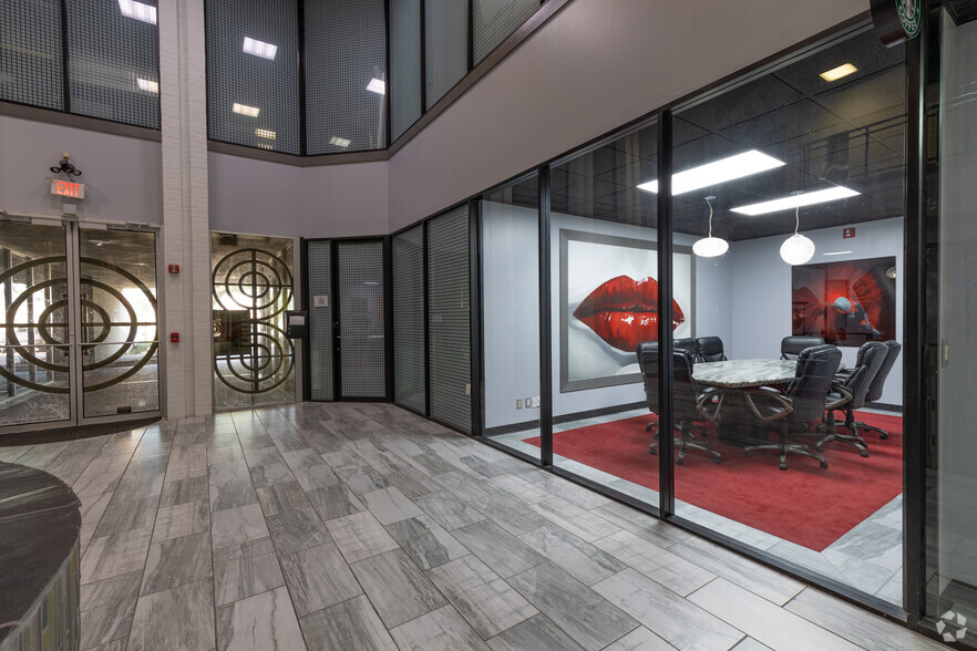 5700 NW Central Dr, Houston, TX à louer - Photo intérieure – Image 2 sur 25