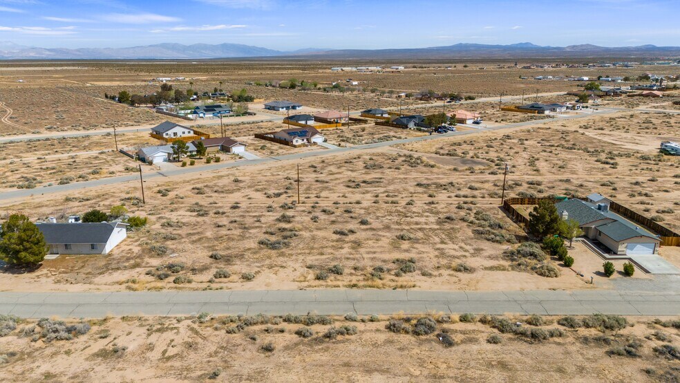 7249 Heather Ave, California City, CA à vendre - Photo de l’immeuble – Image 2 sur 9