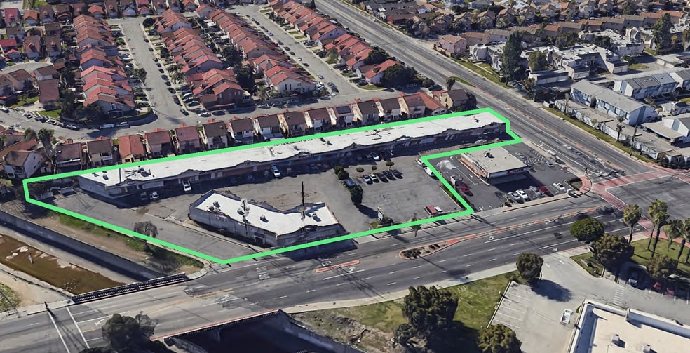 700-738 W Compton Blvd, Compton, CA à vendre - Aérien – Image 1 sur 8