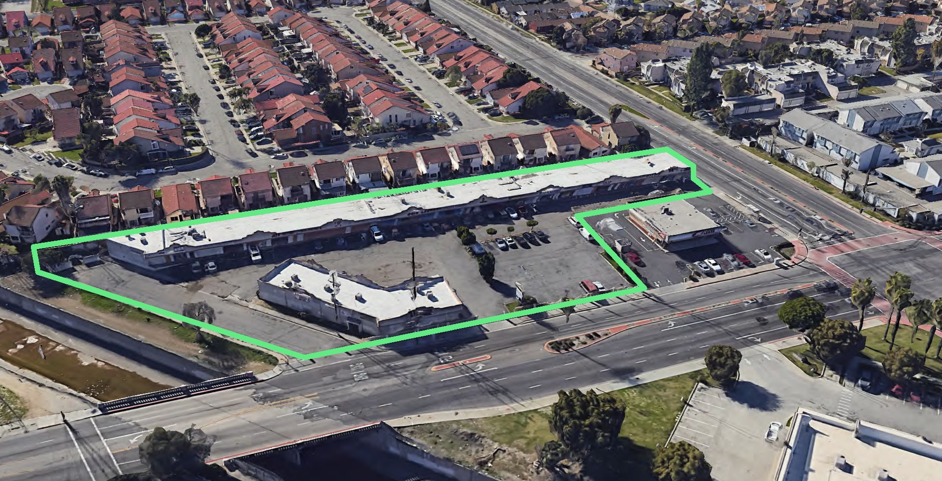 700-738 W Compton Blvd, Compton, CA à vendre Aérien– Image 1 sur 9